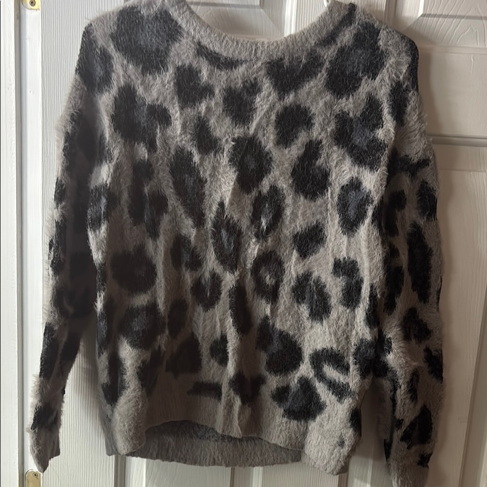 Leopard Print Sweater - Black and Gray